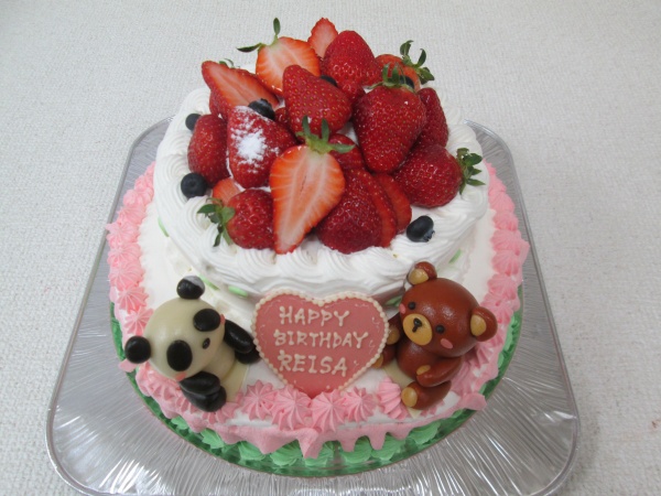 バースデーケーキに 2段ケーキにメッセージプレートを持つクマとパンダを立体で 大阪市東住吉区 パティスリーデコ