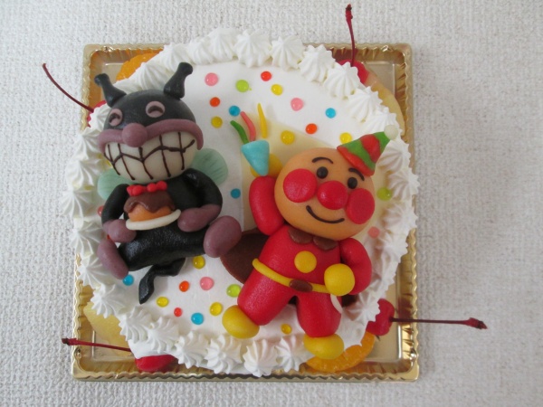 通販ケーキで パーティーイメージのアンパンマンとバイキンマンを立体で 大阪市東住吉区 パティスリーデコ